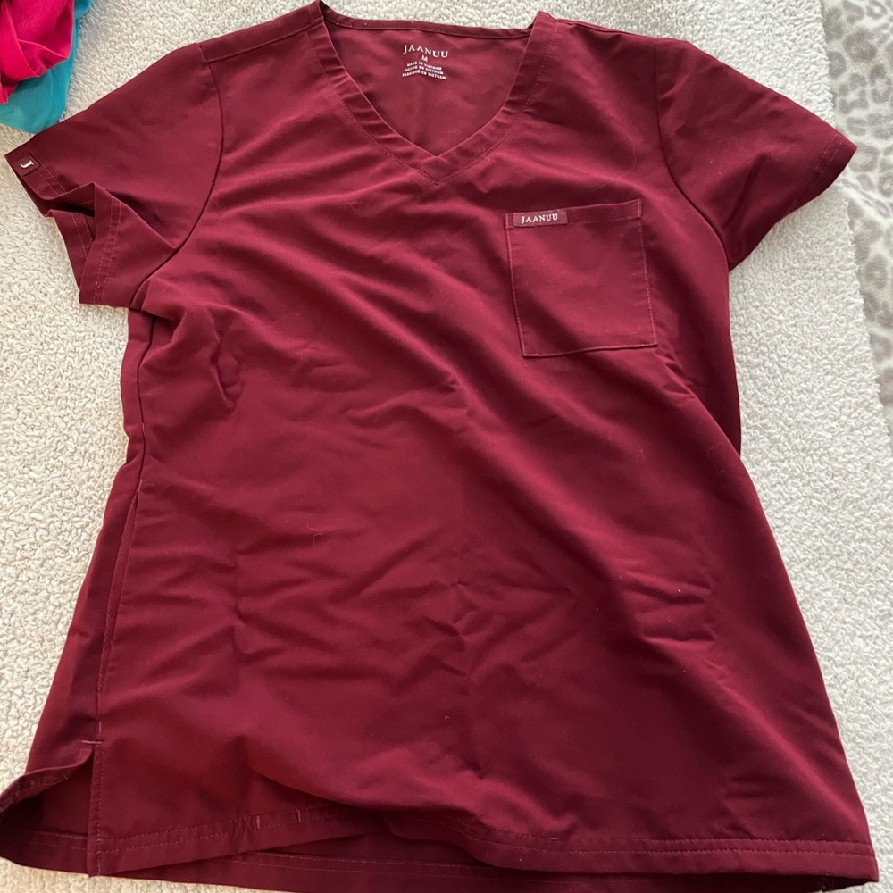 Jaanuu scrub top